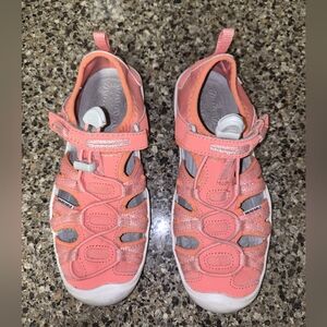 Keen Kids Closed Toe Coral Sandals Sz 13